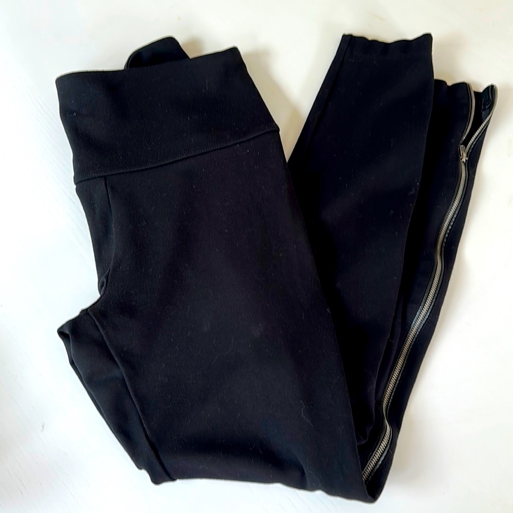 Zippered side dressy black leggings size medium